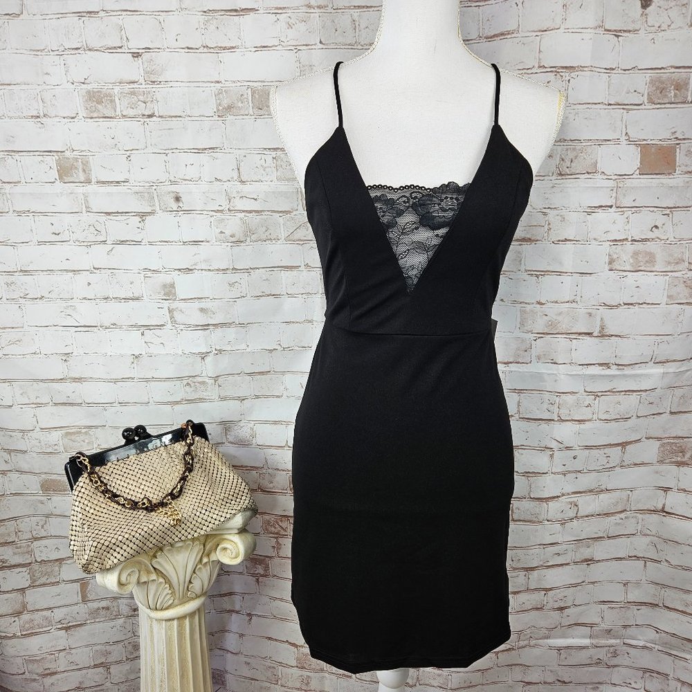 NWT Lush Size Small Black Sleeveless Halter Mini Dress Lined Lace GNO Womens